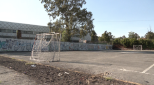 Fútbol entre concreto